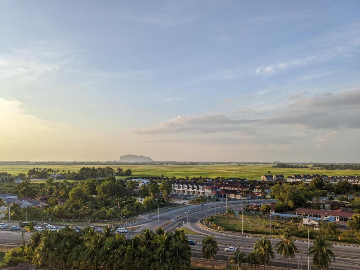 Alor Setar Imperio By Im Staycation 3Bedroom & Rooftop Pool Екстериор снимка